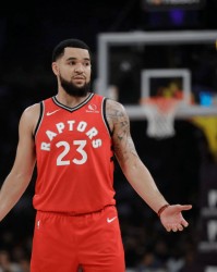  范弗里特生涯新高，猛龙加时力克公牛止连败