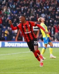  樱桃军团绽放光彩，伯恩茅斯主场战胜诺丁汉森林