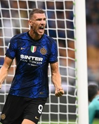  AC米兰锋线集体低迷，客场闷平那不勒斯错失登顶良机  